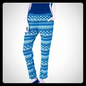 🔴FLASH🔴SALE🔴Blue & white tribal pants, nwt